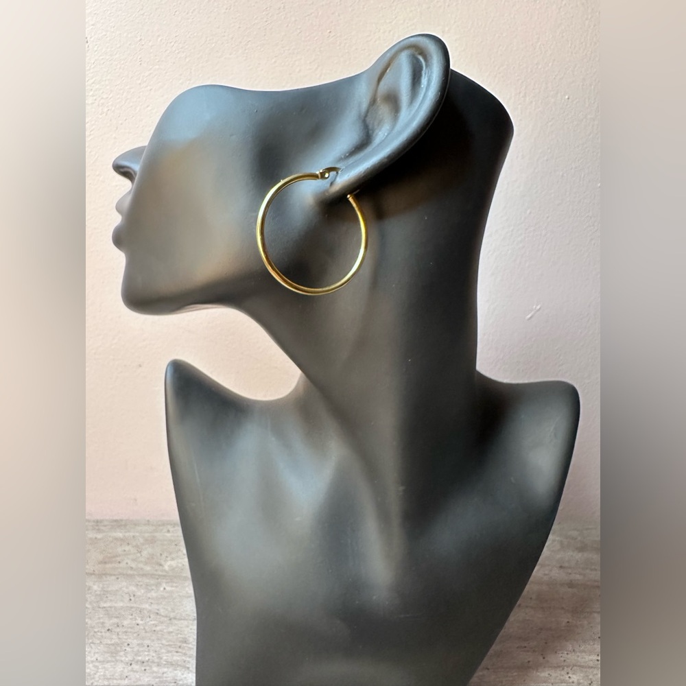 1.25” Gold Tone Hoop Earrings